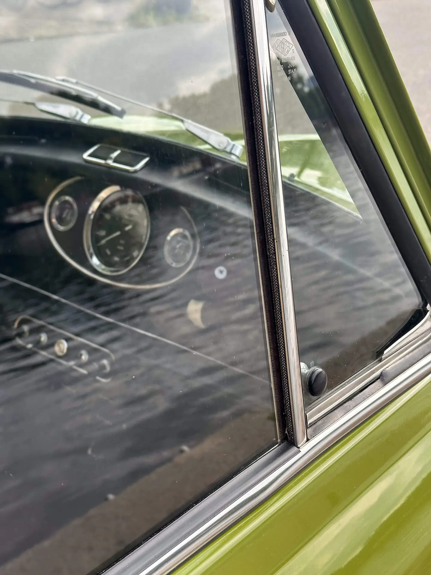 mini classic 3 gauge clock with innocenti door