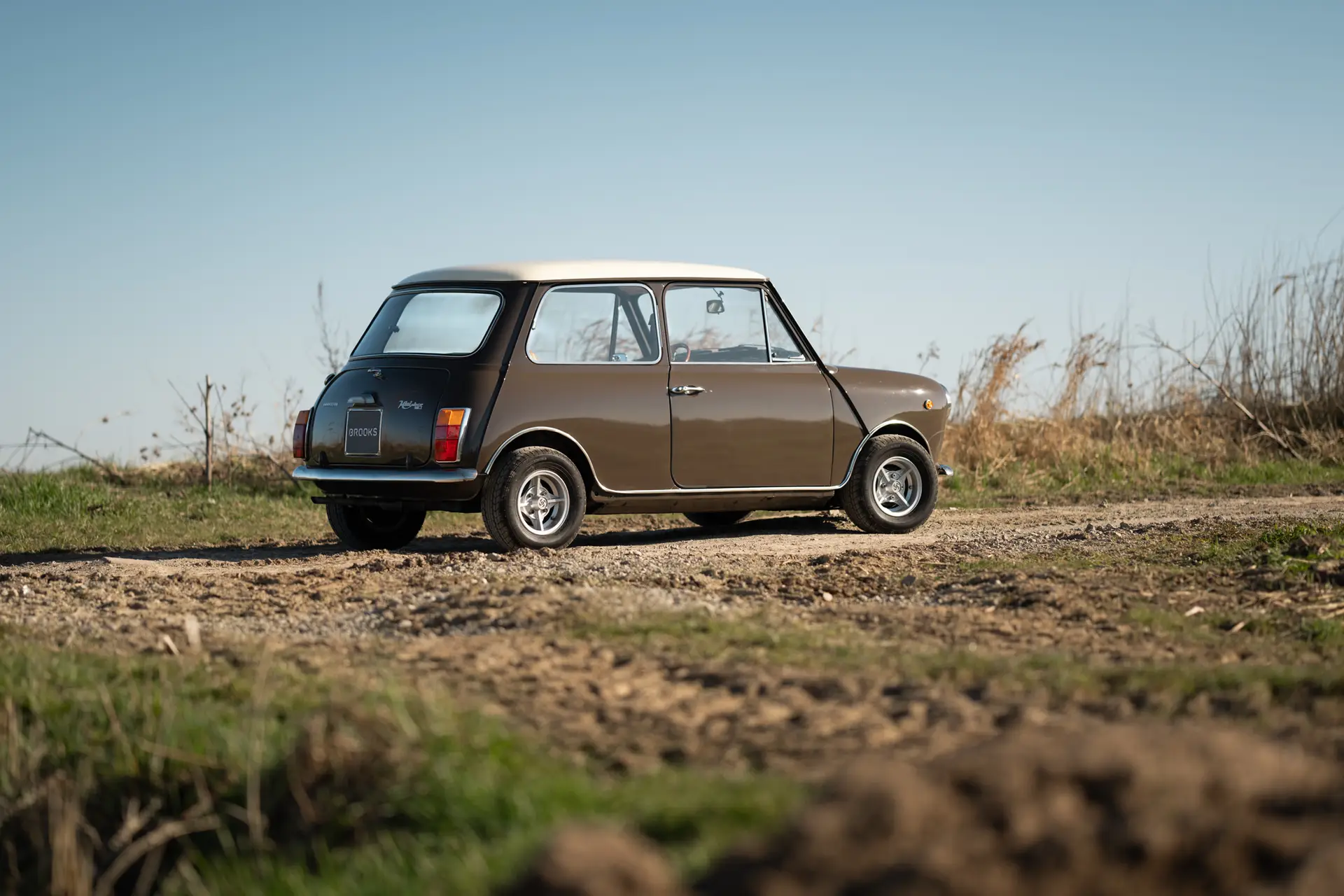 mini innocenti mk3 850cc 1971 finished in castoro brown build by miniclassickopen.nl in holland