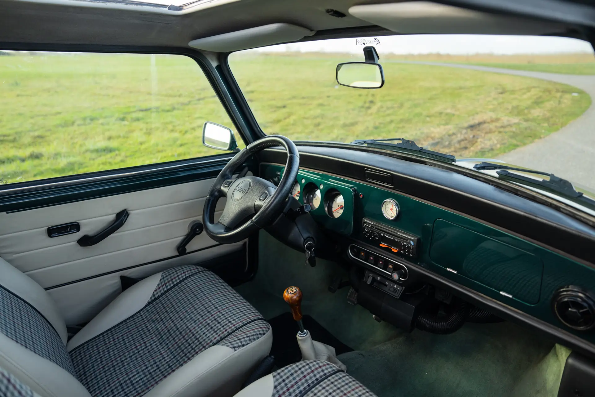 Mini MPI custom dashboard with sunroof